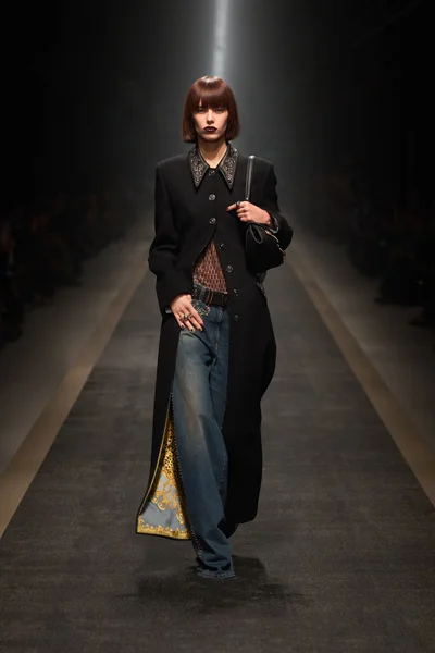 Look 17